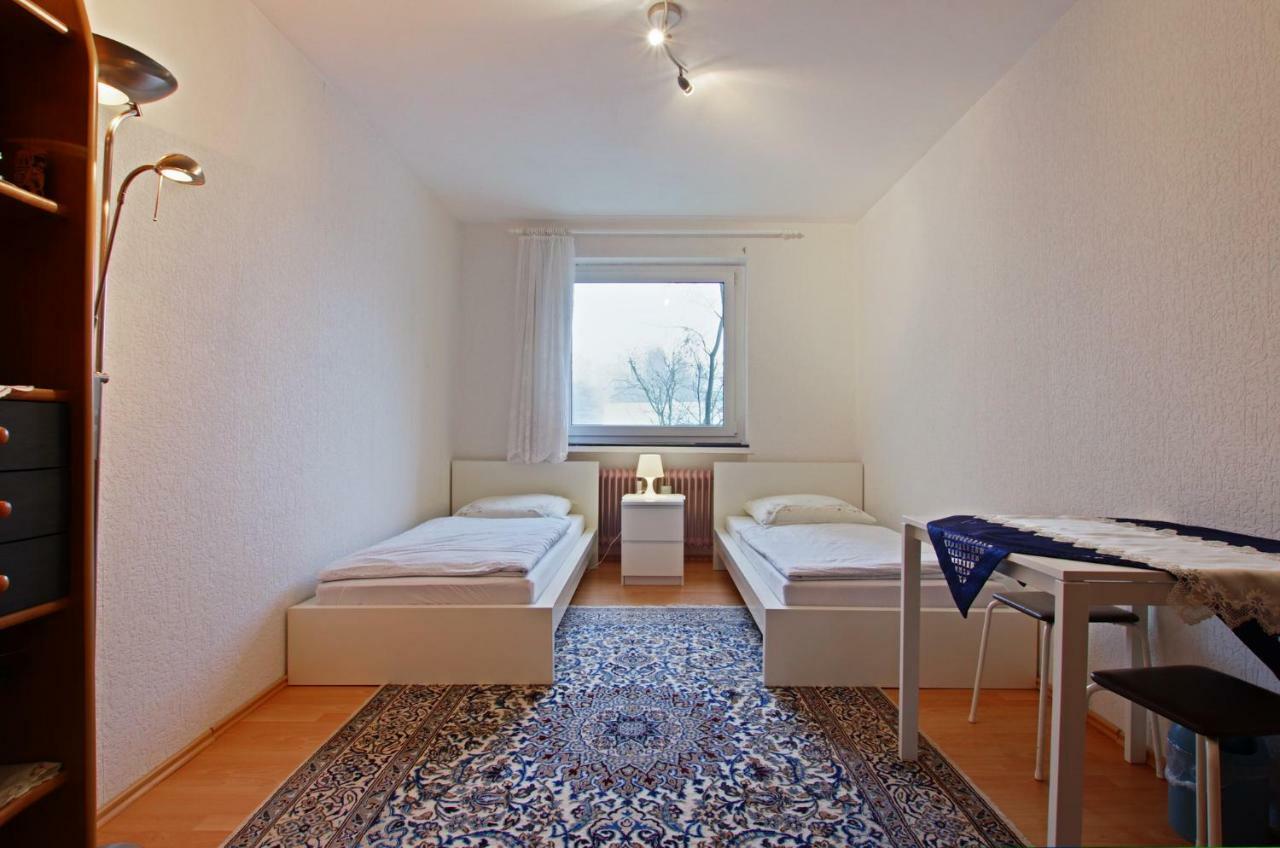 Private Rooms Near Exhibition Center Hannover Kültér fotó
